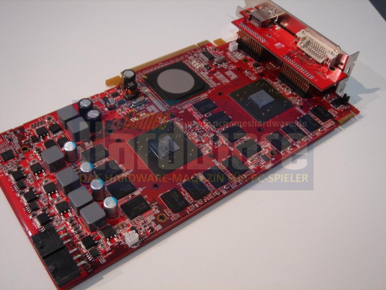 [04/03/2008] Radeon HD3870 X2: Nun auch mit GDDR4-Speicher und kürzerem PCB (Bild: PCGH)