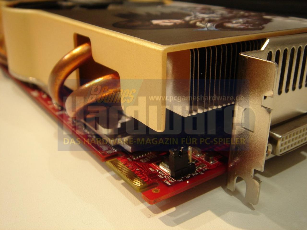 [04/03/2008] Radeon HD3870 X2: Nun auch mit GDDR4-Speicher und kürzerem PCB (Bild: PCGH)