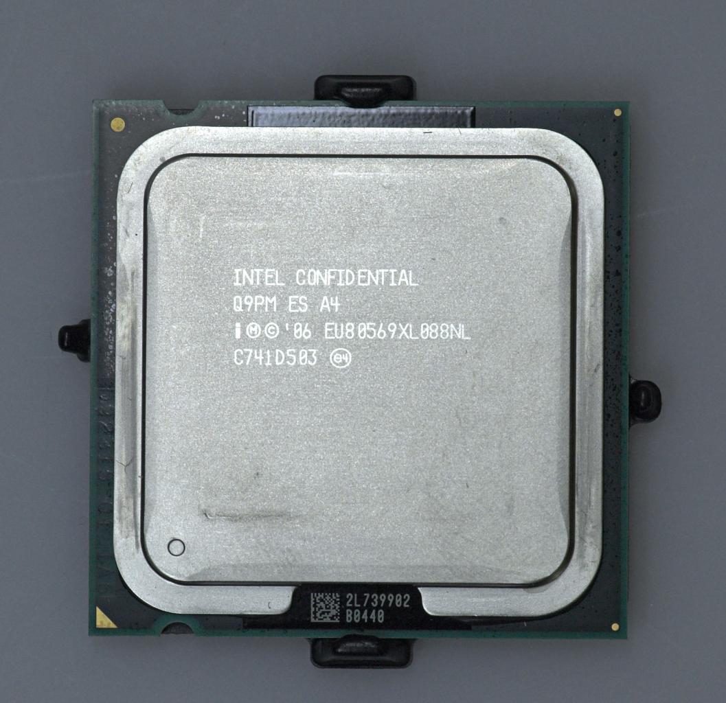 [28/03/2008] Intel Core 2 Extreme QX9770: Bisher einziger Desktop-Penryn mit FSB1600