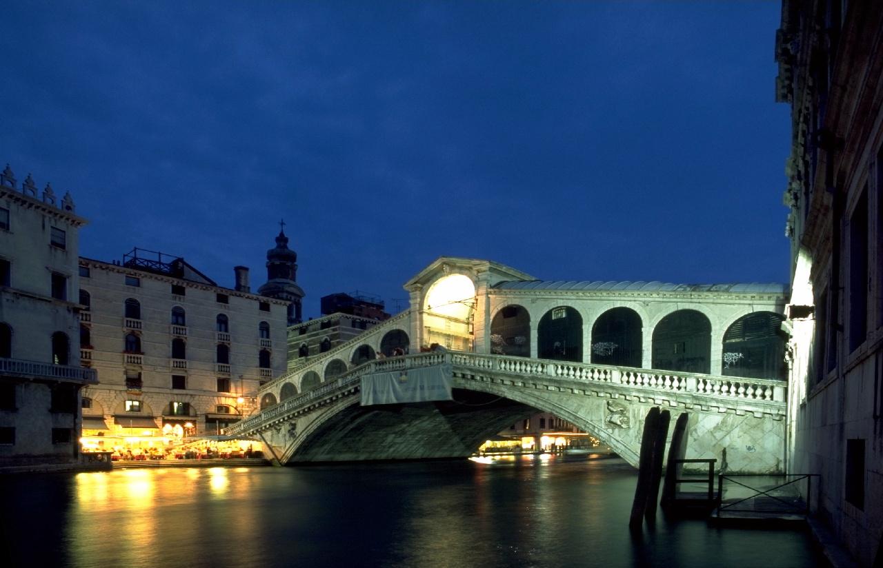 [28/03/2008] Die Rialto-Brücke in Venedig: Atis Namensgeber für den Übersetzerchip (Bild: wikipedia.org)