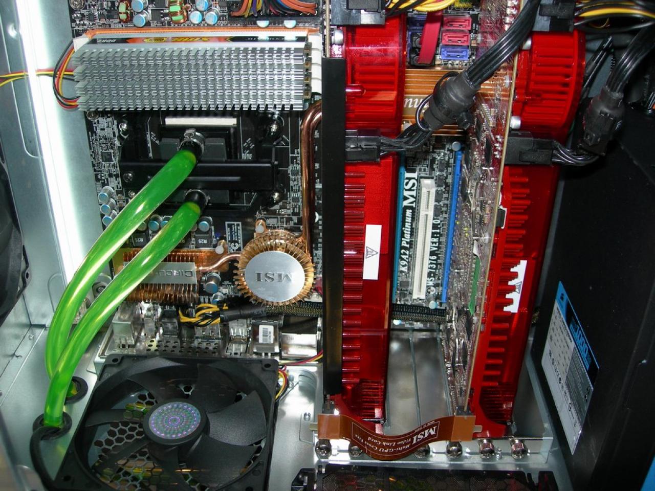 [03/03/2008] AMD CrossfireX (Bild: PCGH)