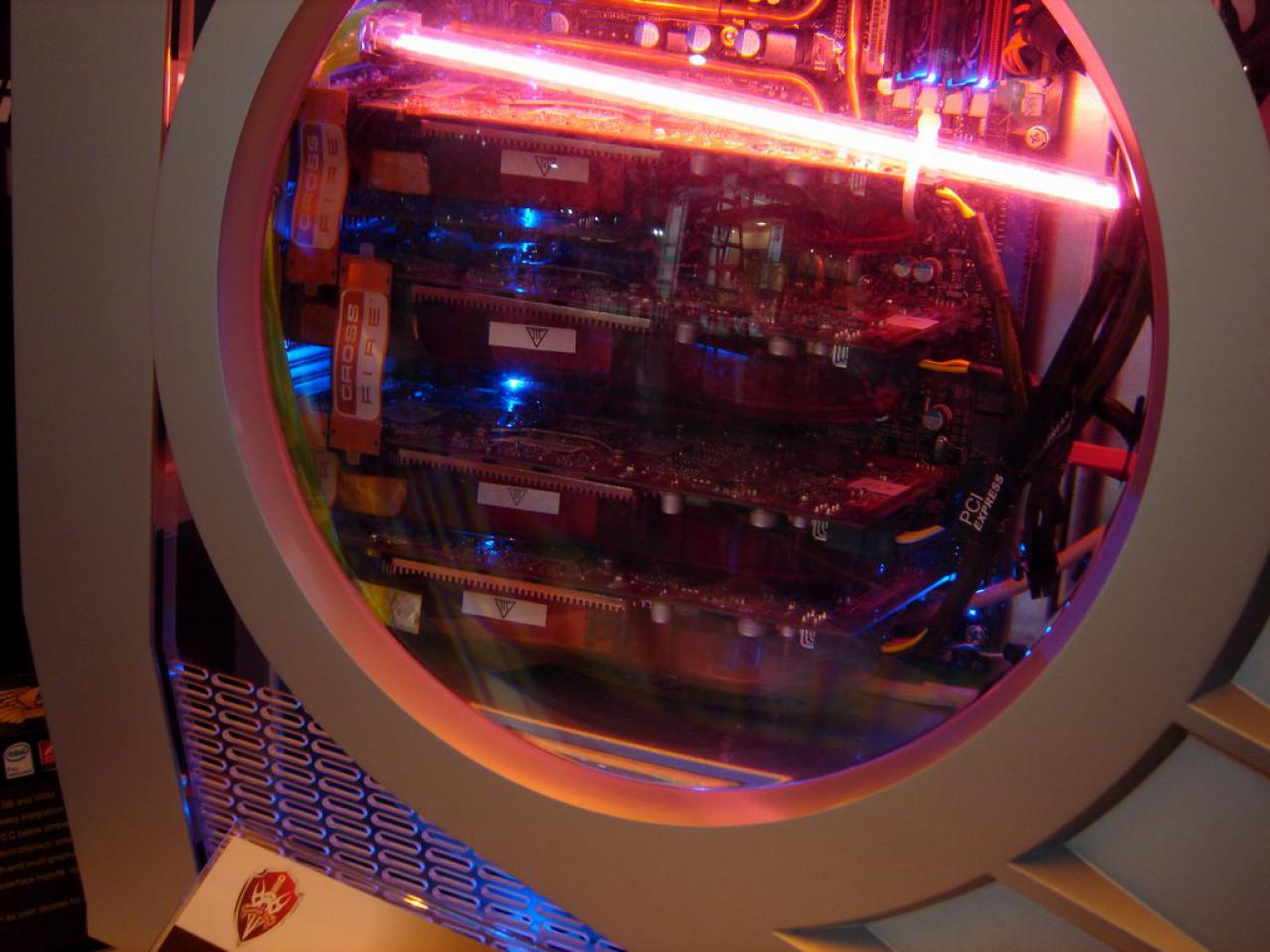 [03/03/2008] AMD CrossfireX (Bild: PCGH)