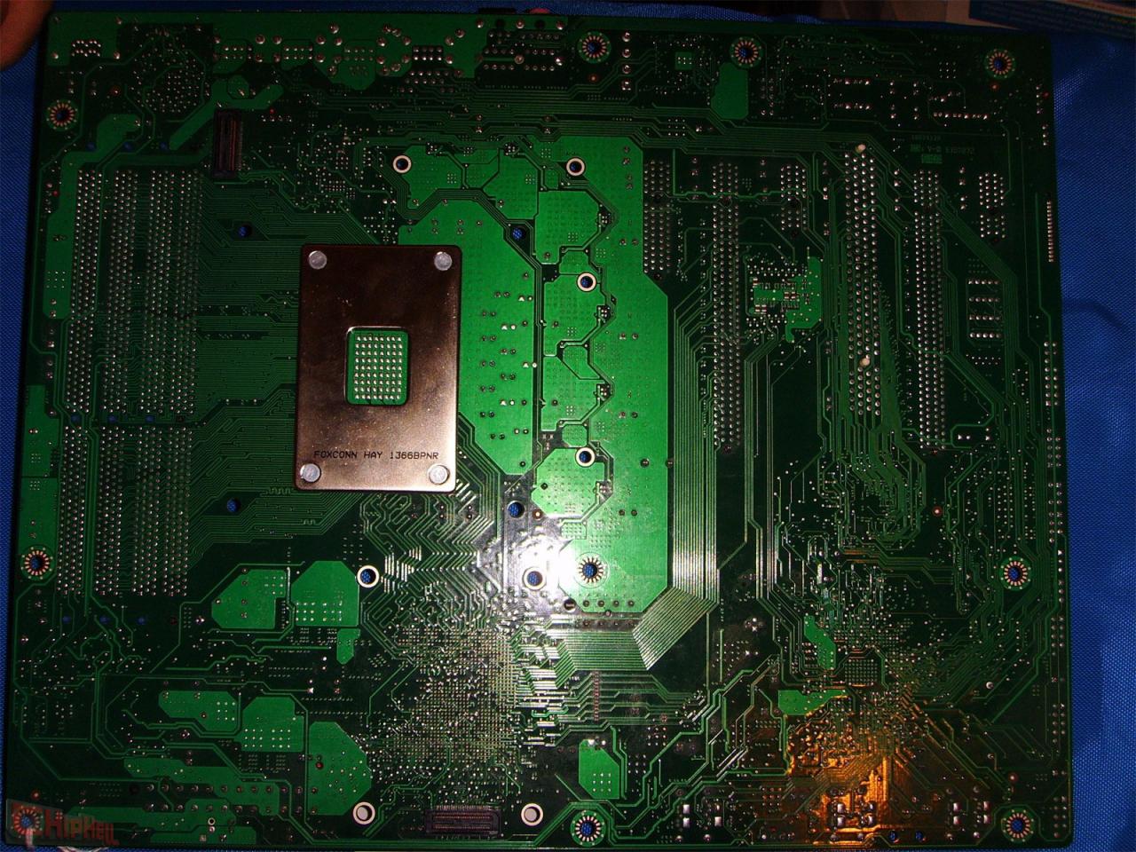 [20/03/2008] Intel DX58SO: Die Rückseite des Boards (Bild: Chiphell.com)