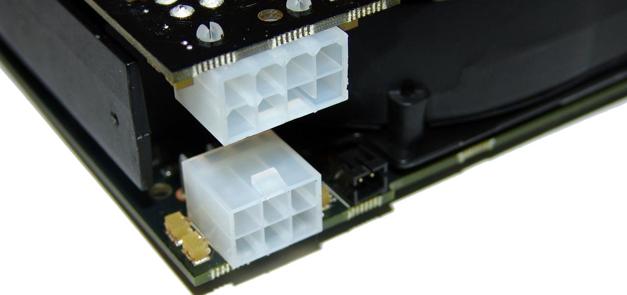 [15/03/2008] Geforce 9800 GX2: 6 und 8-Pin Stromversorgung (Bild: Tweaktown)