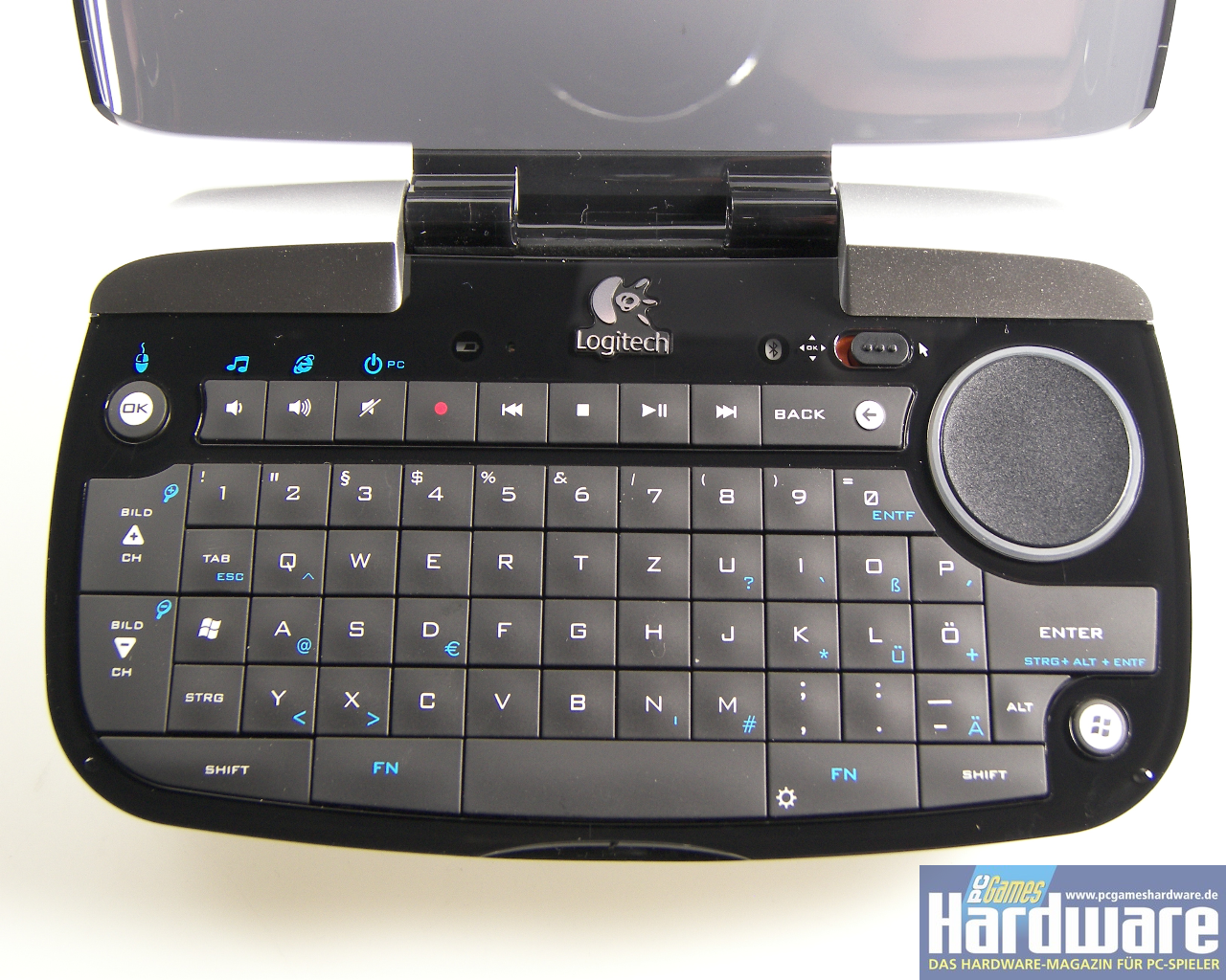 [03/04/2008] Logitech Dinovo Mini: Die Sondertasten und das Click-Pad sind auf die Steuerung von Multimedia-Anwendungen ausgelegt.