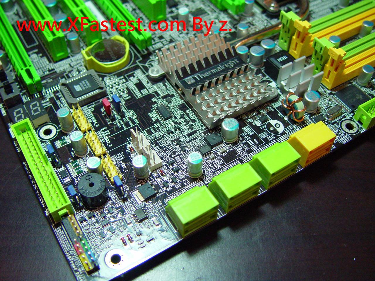 [24/04/2008] DFI liefert das X48-T2R ab morgen zusammen mit diversen Kühlern des Spezialisten Thermalright aus. Leider ist das Set vorerst nur für den koreanischen Markt bestimmt. Ein Preis ist noch nicht bekannt, er dürfte aber ebenso imposant wie die Bilder ausfallen (Bild: Xfastest.com)