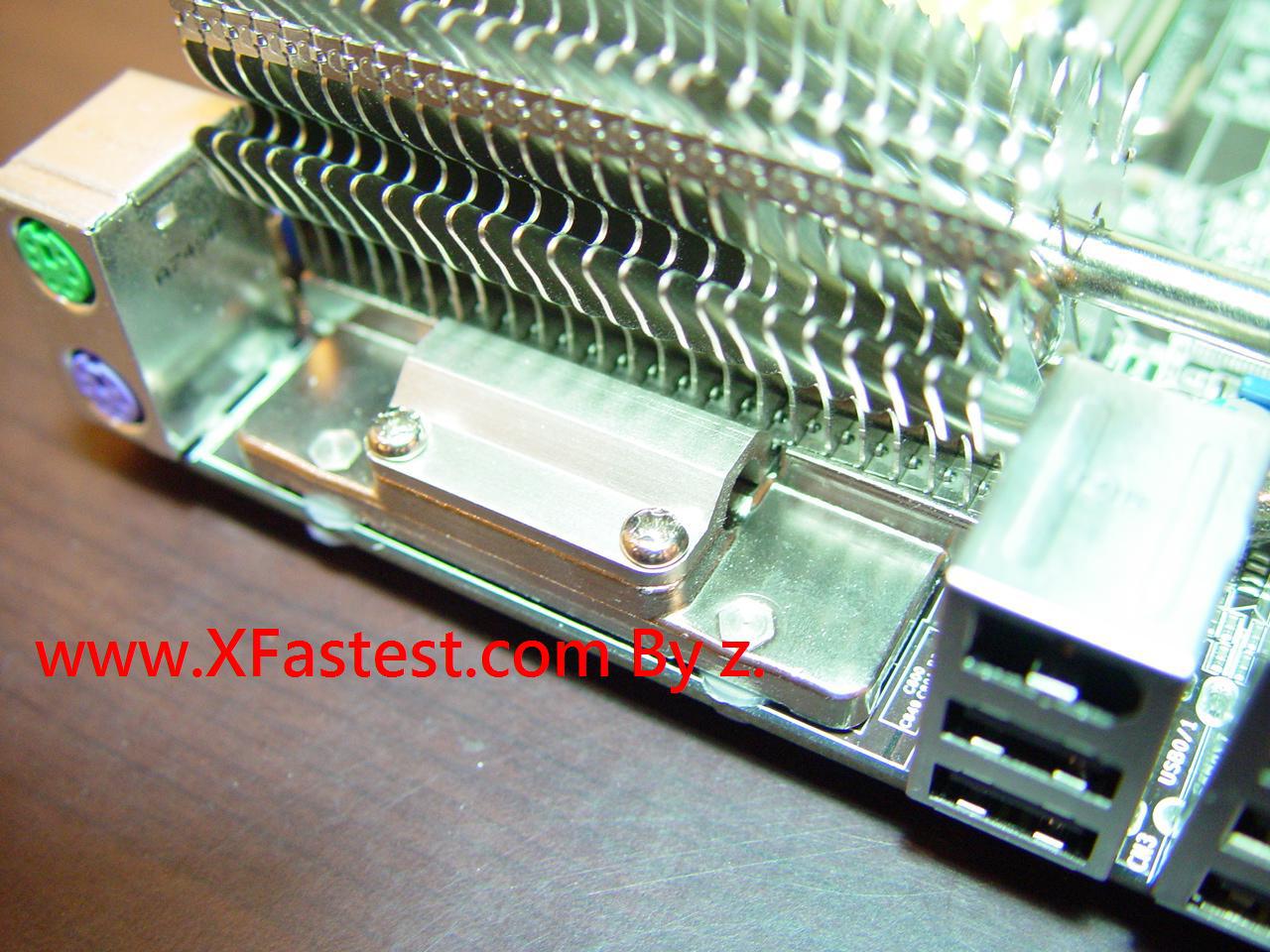 [24/04/2008] DFI liefert das X48-T2R ab morgen zusammen mit diversen Kühlern des Spezialisten Thermalright aus. Leider ist das Set vorerst nur für den koreanischen Markt bestimmt. Ein Preis ist noch nicht bekannt, er dürfte aber ebenso imposant wie die Bilder ausfallen (Bild: Xfastest.com)