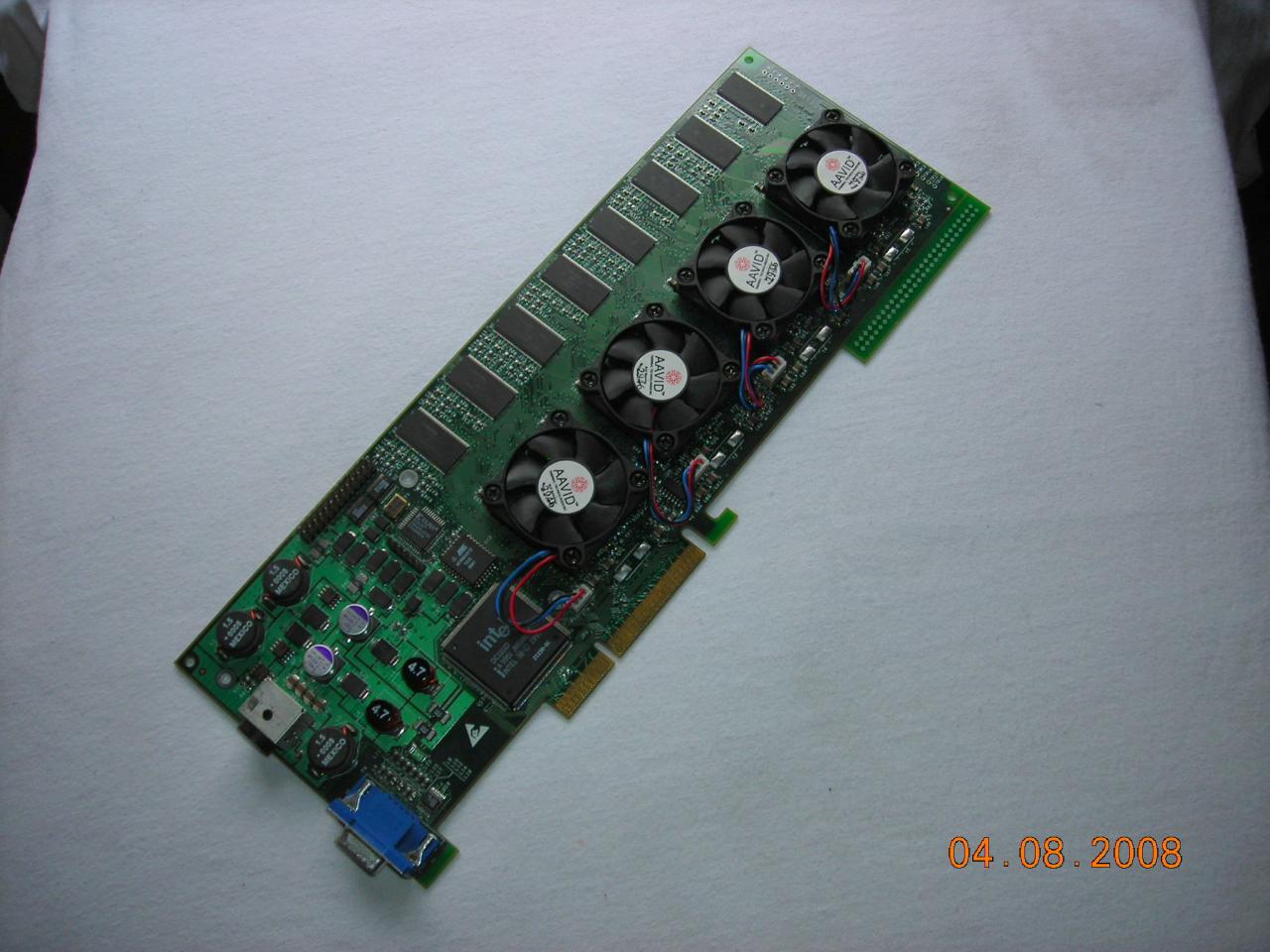 [11/04/2008] 3dfx Voodoo5 6000 Rev. A-1500: erstes funktionsfähiges Silizium (Bild: Gary Donovan, thedodgegarage.com/3dfx)
