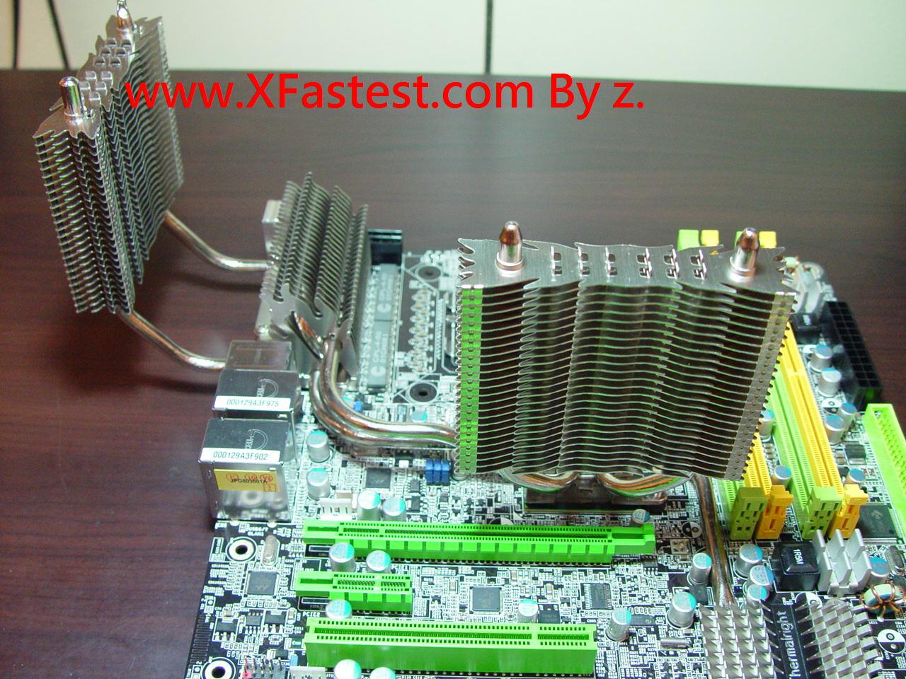 [24/04/2008] DFI liefert das X48-T2R ab morgen zusammen mit diversen Kühlern des Spezialisten Thermalright aus. Leider ist das Set vorerst nur für den koreanischen Markt bestimmt. Ein Preis ist noch nicht bekannt, er dürfte aber ebenso imposant wie die Bilder ausfallen (Bild: Xfastest.com)