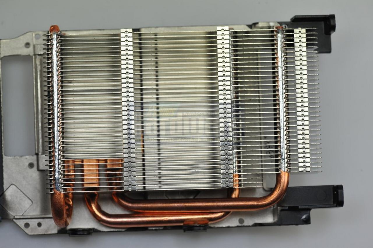 [01/04/2008] Point of View Geforce 9800 GTX: Der Kühler gleicht dem der GF 8800 GTS/512. (Bild: PCGH)