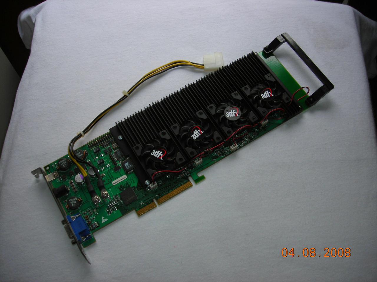 [11/04/2008] 3dfx Voodoo5 6000 Rev. A-3700: Der Kühler ist ein von Hank Semenec angefertigtes Unikat. (Bild: Gary Donovan, thedodgegarage.com/3dfx)