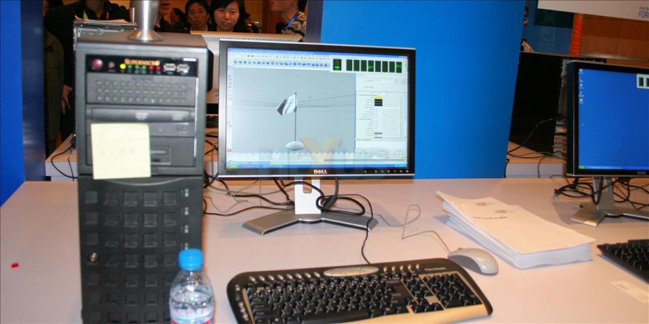[03/04/2008] Demo-PC mit Nehalem-CPU (Bild: TechPowerUp)