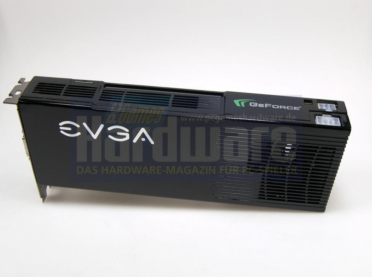 [14/04/2008] Evga e-Geforce 9800 GX2 SSC: Äußerlich deutet bis auf den Aufkleber nichts auf die hohen Taktraten hin.