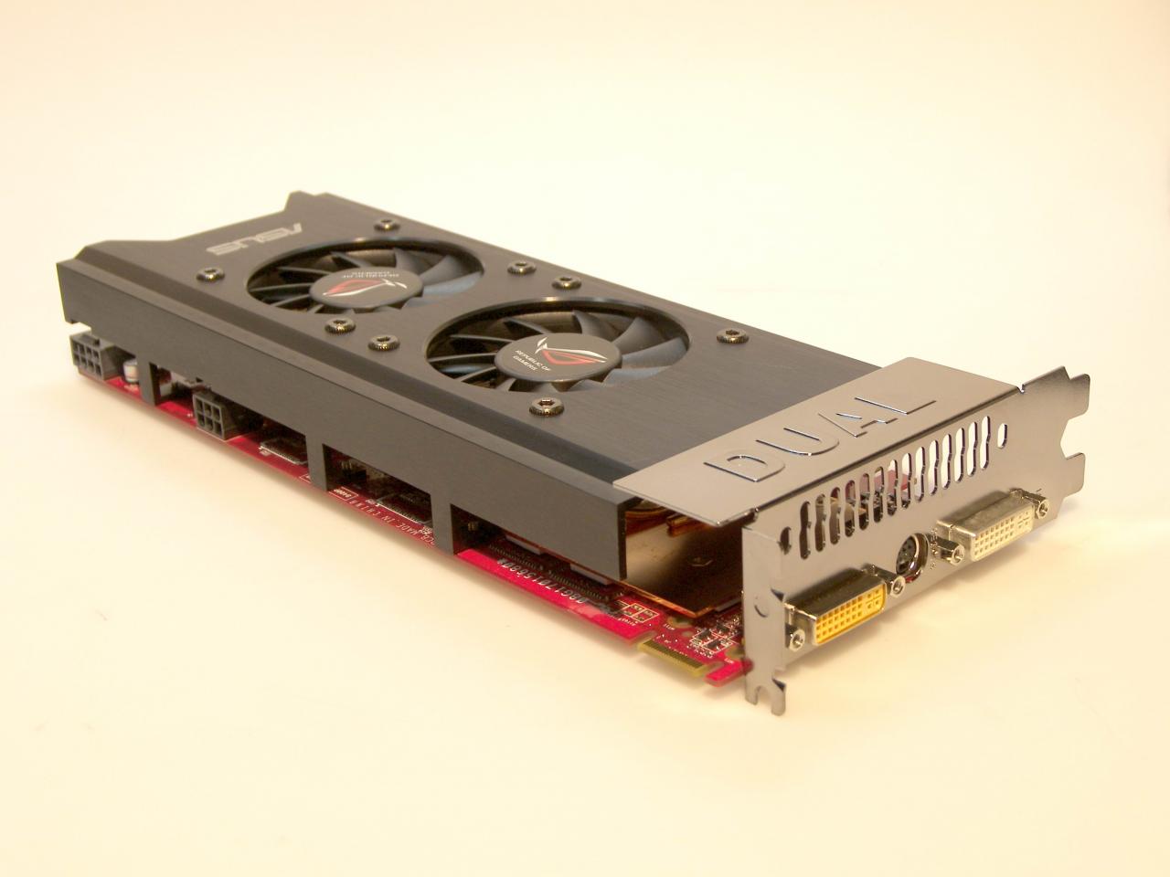 [21/04/2008] Die HD 3850 X2 benötigt zwei Slots und wiegt stolze 741 Gramm.
