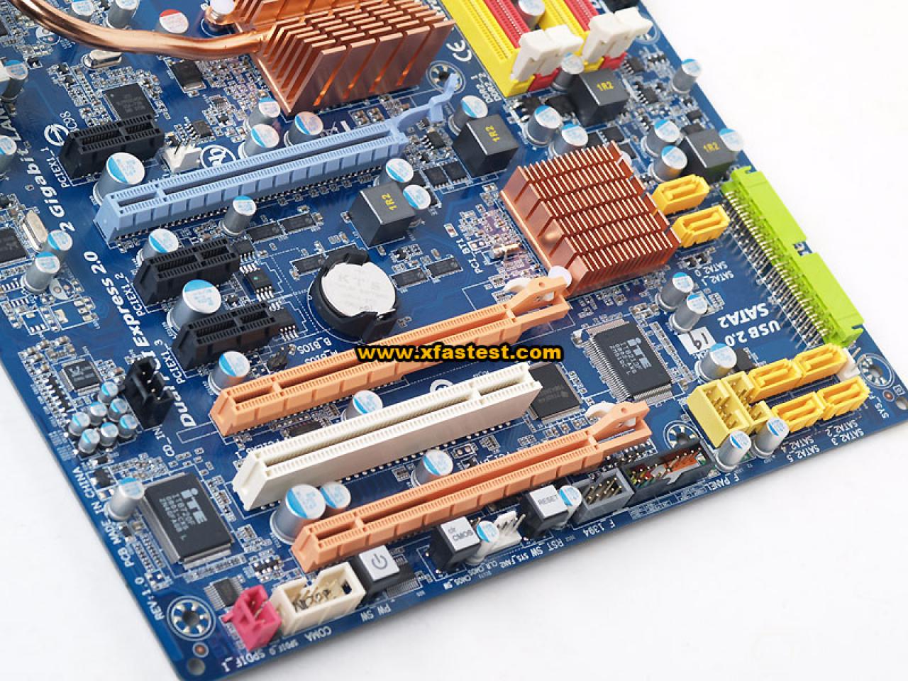 [14/04/2008] Gigabyte EP45-DS3P: Nachfolger des erfolgreichen P35-DS3P (Bild: xfastest)