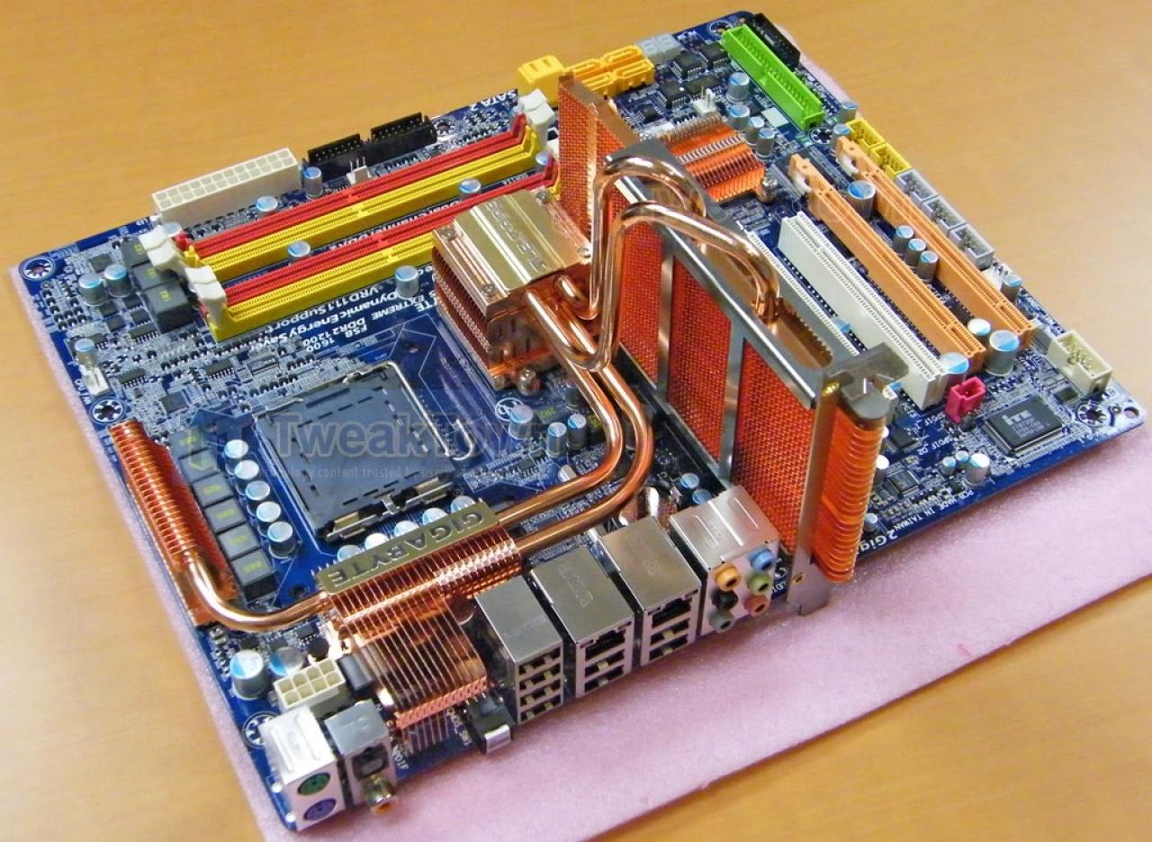 [22/04/2008] Das GA-EP45-Extreme der Firma Gigabyte soll sich speziell an Übertakter richten (Bild: Tweaktown)