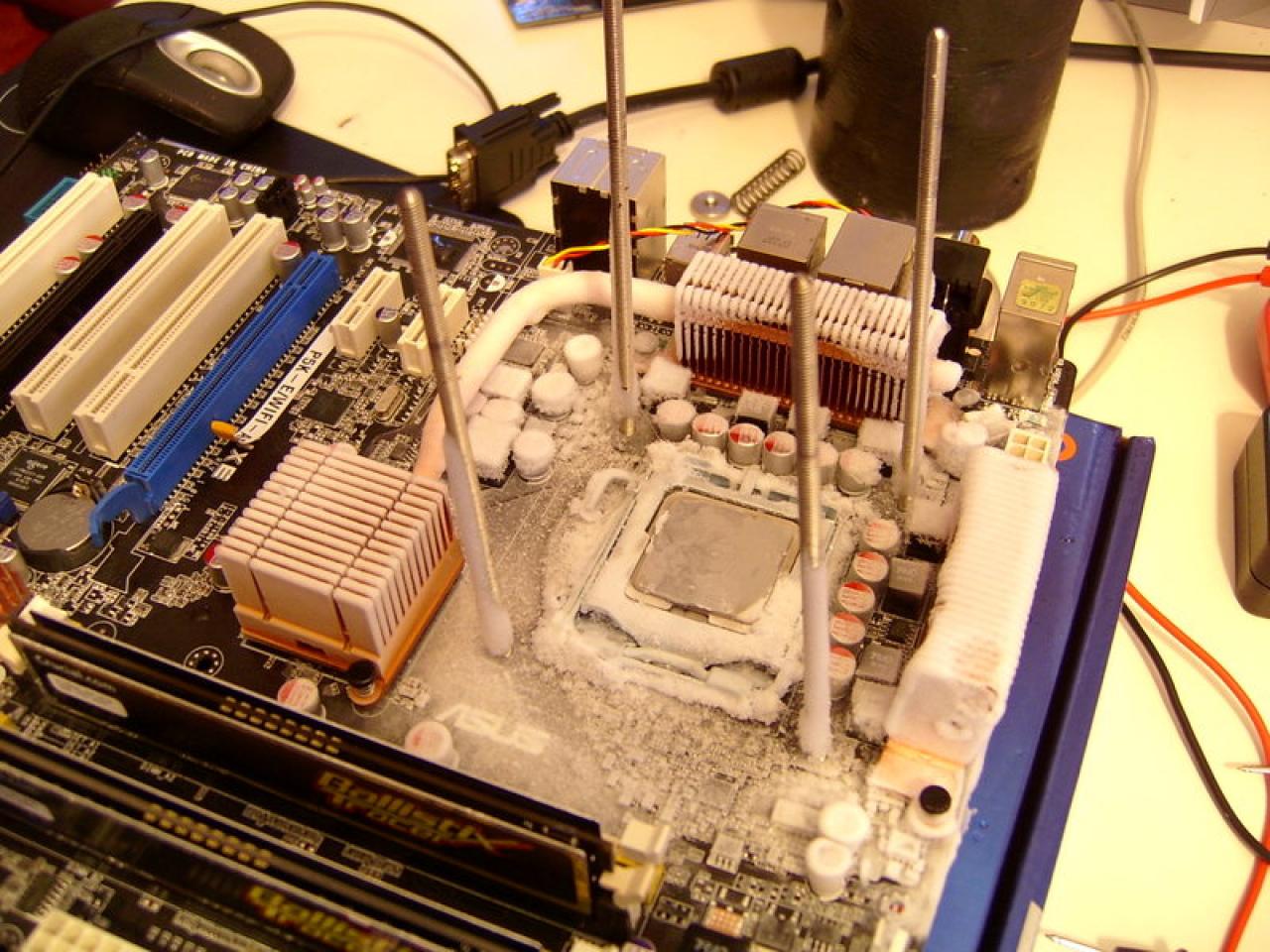 [14/04/2008] PC Games Hardware Extreme: Extremkühlungs-Bilderthread