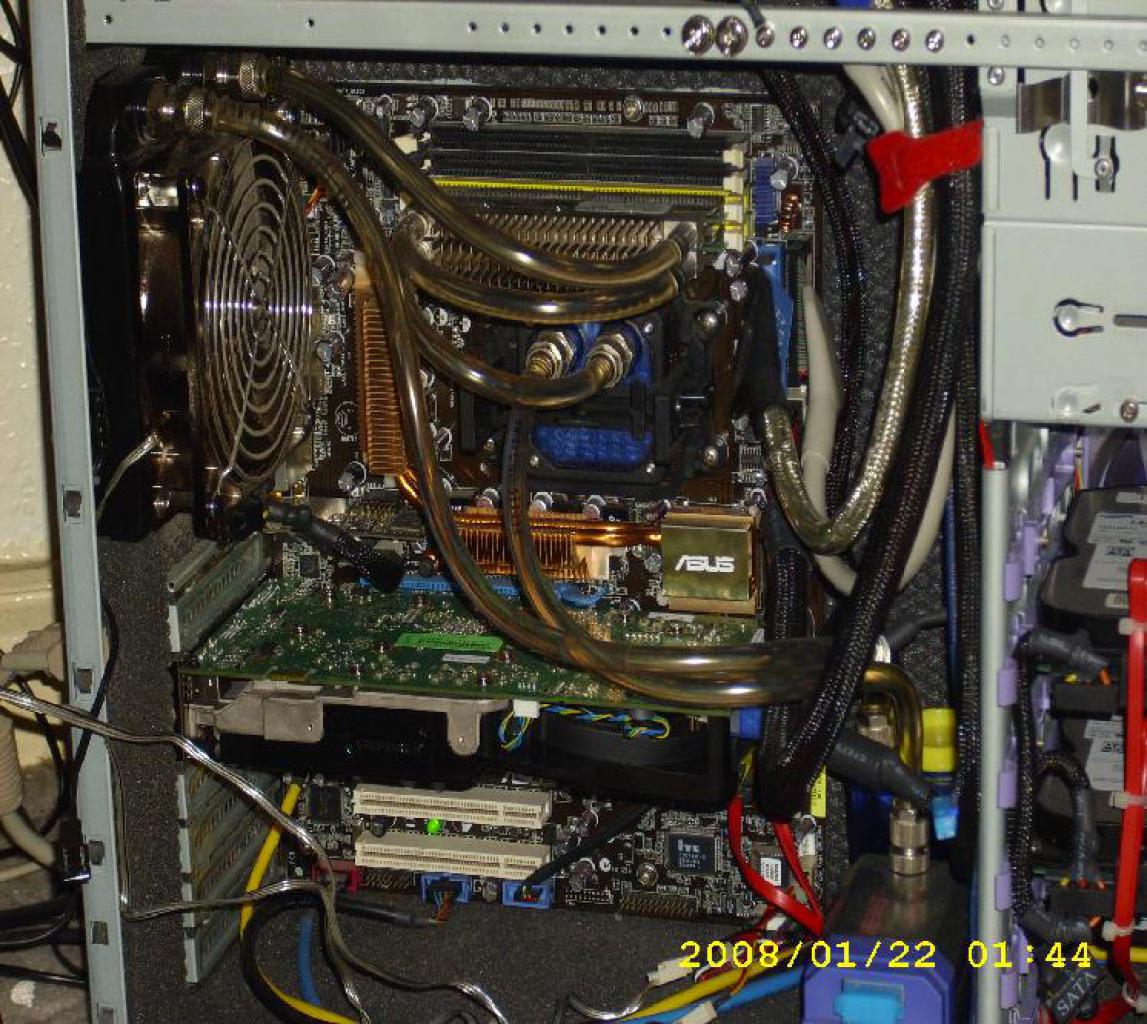 [01/05/2008] PC Games Hardware Extreme: Im Thread WaKü ***Bilderthread*** zeigen PCGHX-User auf aktuell 33 Seiten Bilder ihrer Wasserkühlungen. Zeigen Sie uns Ihre Wasserkühlung!