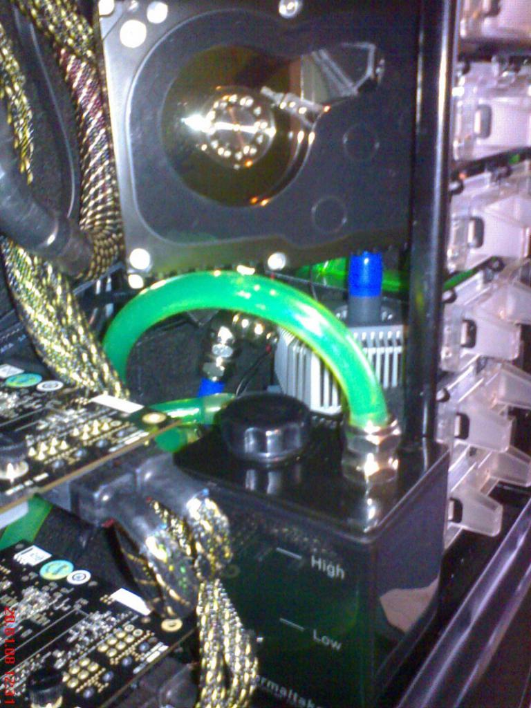 [01/05/2008] PC Games Hardware Extreme: Im Thread WaKü ***Bilderthread*** zeigen PCGHX-User auf aktuell 33 Seiten Bilder ihrer Wasserkühlungen. Zeigen Sie uns Ihre Wasserkühlung!