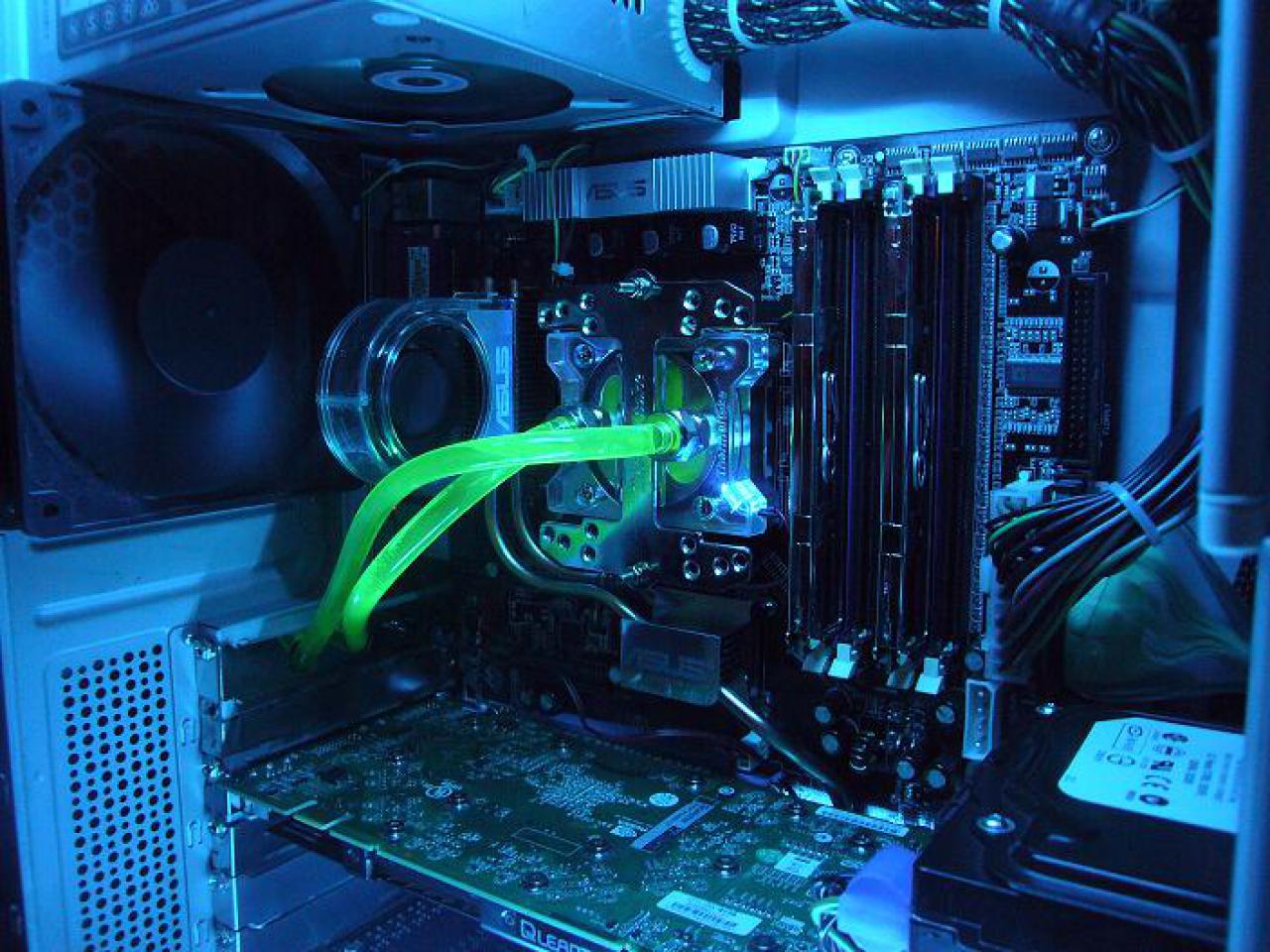 [01/05/2008] PC Games Hardware Extreme: Im Thread WaKü ***Bilderthread*** zeigen PCGHX-User auf aktuell 33 Seiten Bilder ihrer Wasserkühlungen. Zeigen Sie uns Ihre Wasserkühlung!