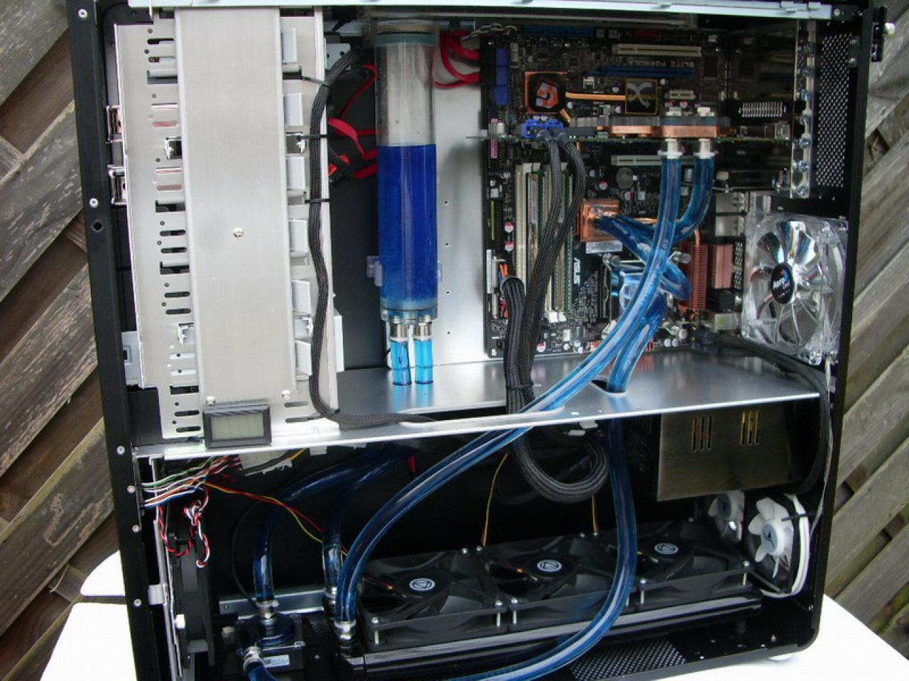 [01/05/2008] PC Games Hardware Extreme: Im Thread WaKü ***Bilderthread*** zeigen PCGHX-User auf aktuell 33 Seiten Bilder ihrer Wasserkühlungen. Zeigen Sie uns Ihre Wasserkühlung!