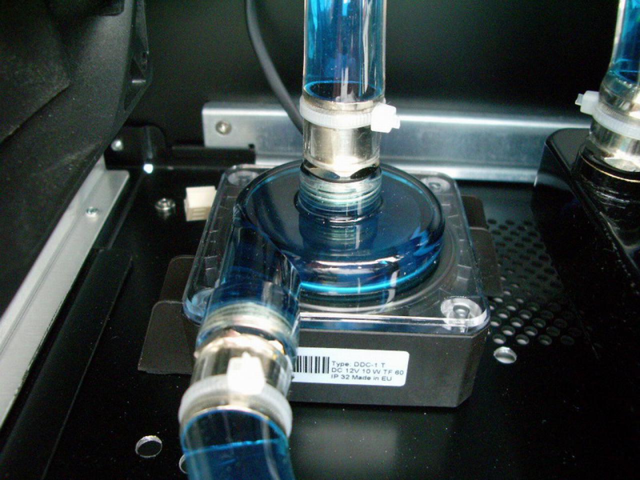 [01/05/2008] PC Games Hardware Extreme: Im Thread WaKü ***Bilderthread*** zeigen PCGHX-User auf aktuell 33 Seiten Bilder ihrer Wasserkühlungen. Zeigen Sie uns Ihre Wasserkühlung!