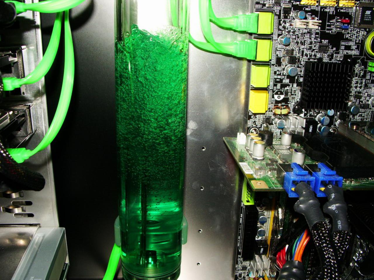[01/05/2008] PC Games Hardware Extreme: Im Thread WaKü ***Bilderthread*** zeigen PCGHX-User auf aktuell 33 Seiten Bilder ihrer Wasserkühlungen. Zeigen Sie uns Ihre Wasserkühlung!
