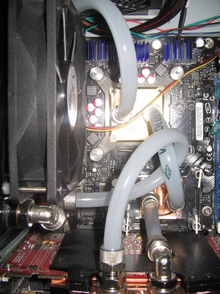 [01/05/2008] PC Games Hardware Extreme: Im Thread WaKü ***Bilderthread*** zeigen PCGHX-User auf aktuell 33 Seiten Bilder ihrer Wasserkühlungen. Zeigen Sie uns Ihre Wasserkühlung!