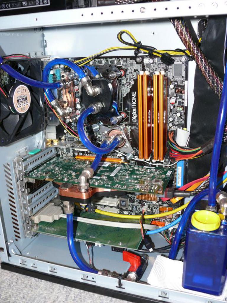 [01/05/2008] PC Games Hardware Extreme: Im Thread WaKü ***Bilderthread*** zeigen PCGHX-User auf aktuell 33 Seiten Bilder ihrer Wasserkühlungen. Zeigen Sie uns Ihre Wasserkühlung!