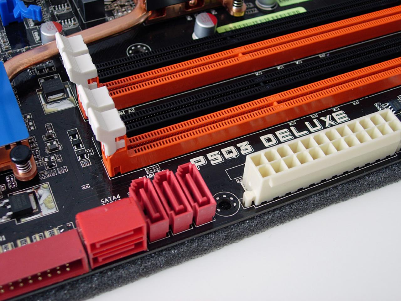 [07/05/2008] Asus P5Q3 (Bild: Nordichardware.com)