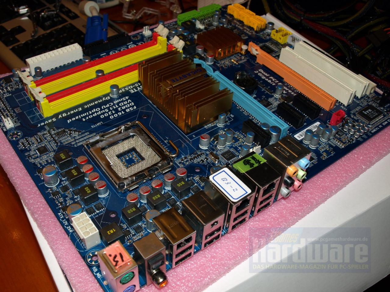 [09/05/2008] Drittes Testmuster: EP45-DS3R (Bild: PCGH)