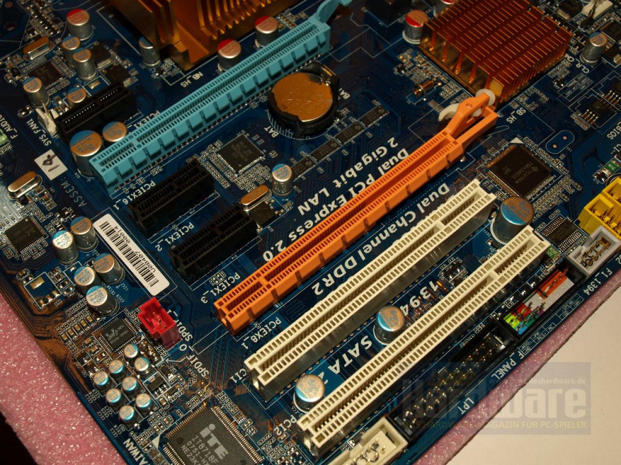 [09/05/2008] Drittes Testmuster: EP45-DS3R (Bild: PCGH)
