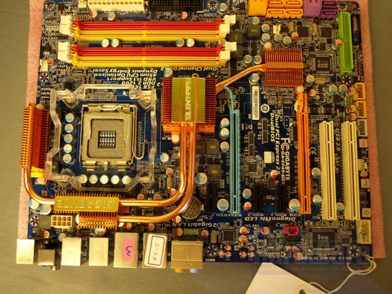 [09/05/2008] Viertes Testmuster: EP45-DS5 (Bild: PCGH)