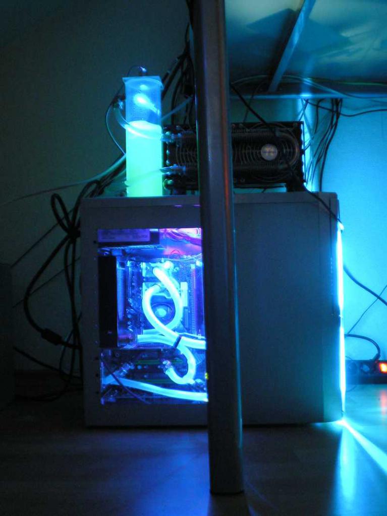 [01/05/2008] PC Games Hardware Extreme: Im Thread WaKü ***Bilderthread*** zeigen PCGHX-User auf aktuell 33 Seiten Bilder ihrer Wasserkühlungen. Zeigen Sie uns Ihre Wasserkühlung!