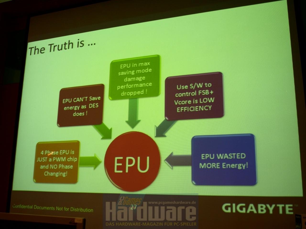 [16/05/2008] Die Präsentation von Gigabyte vergleicht die eigene DES-Technik mit dem EPU-System von Asus - inklusive heftiger Anschuldigugngen. (Bild: PCGH)