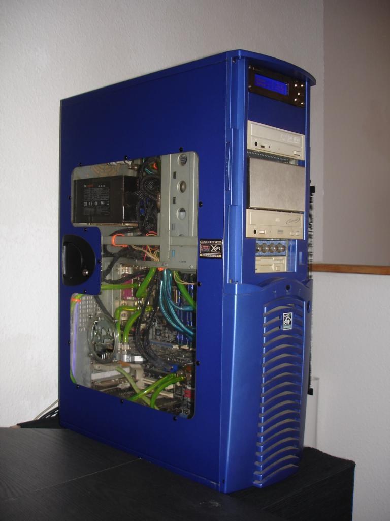 [01/05/2008] PC Games Hardware Extreme: Im Thread WaKü ***Bilderthread*** zeigen PCGHX-User auf aktuell 33 Seiten Bilder ihrer Wasserkühlungen. Zeigen Sie uns Ihre Wasserkühlung!