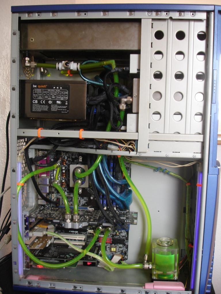 [01/05/2008] PC Games Hardware Extreme: Im Thread WaKü ***Bilderthread*** zeigen PCGHX-User auf aktuell 33 Seiten Bilder ihrer Wasserkühlungen. Zeigen Sie uns Ihre Wasserkühlung!