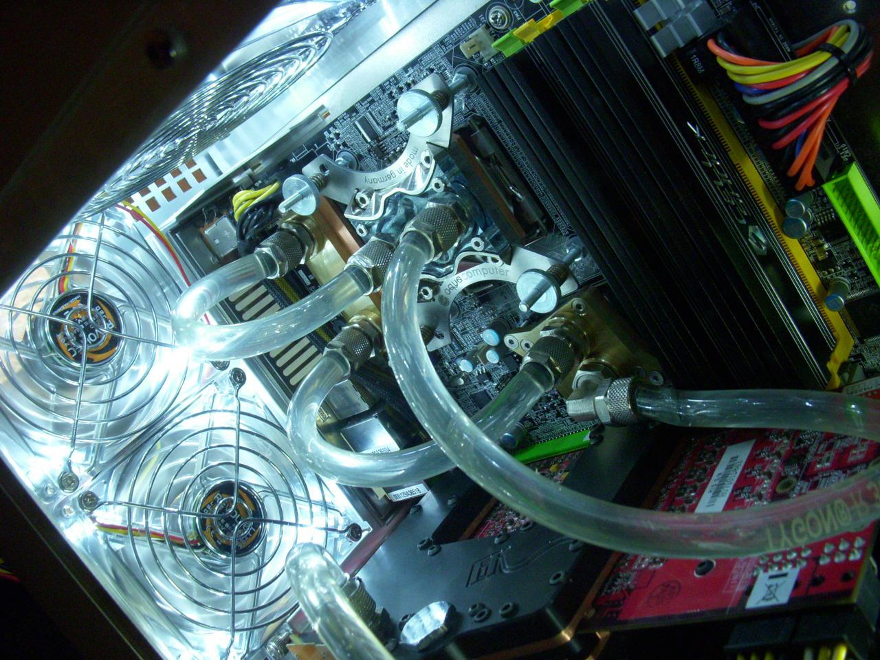 [01/05/2008] PC Games Hardware Extreme: Im Thread WaKü ***Bilderthread*** zeigen PCGHX-User auf aktuell 33 Seiten Bilder ihrer Wasserkühlungen. Zeigen Sie uns Ihre Wasserkühlung!