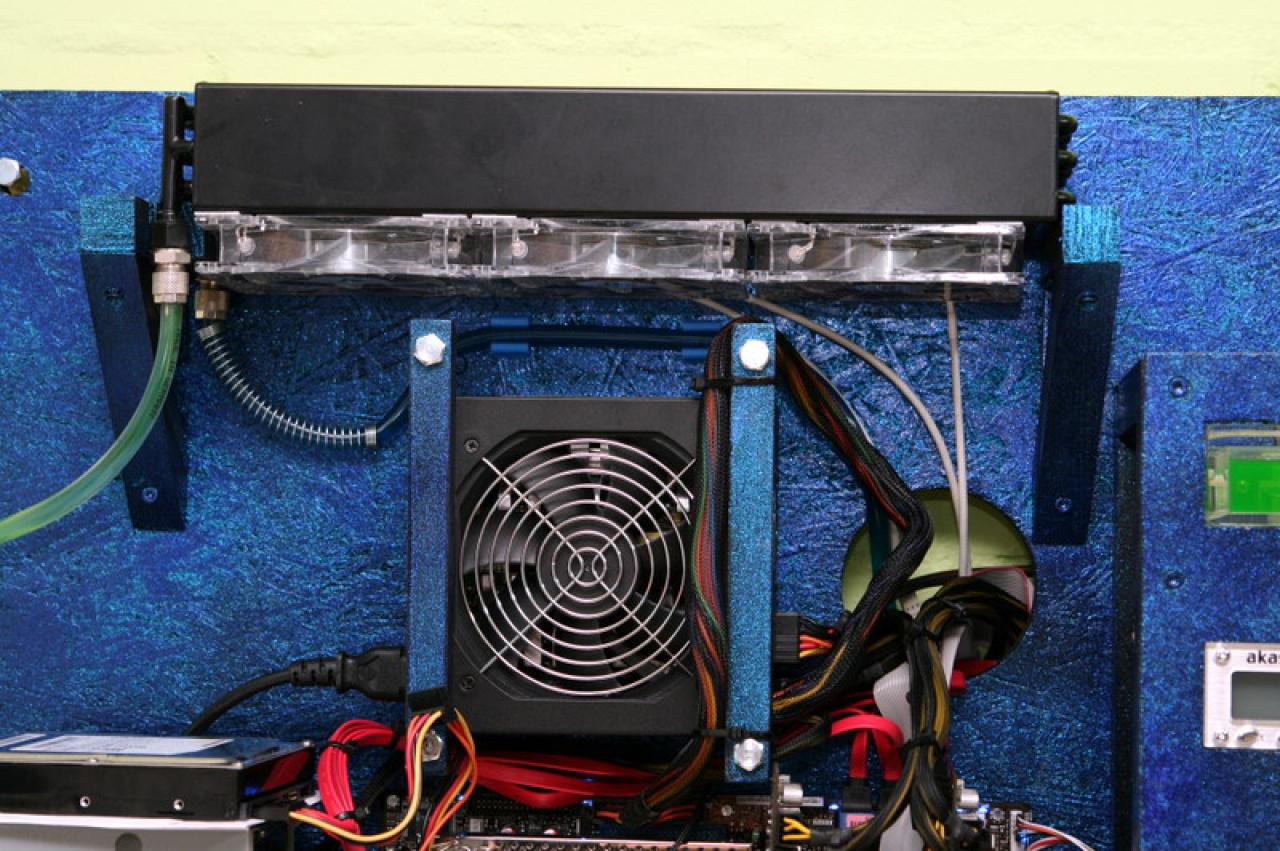 [01/05/2008] PC Games Hardware Extreme: Im Thread WaKü ***Bilderthread*** zeigen PCGHX-User auf aktuell 33 Seiten Bilder ihrer Wasserkühlungen. Zeigen Sie uns Ihre Wasserkühlung!