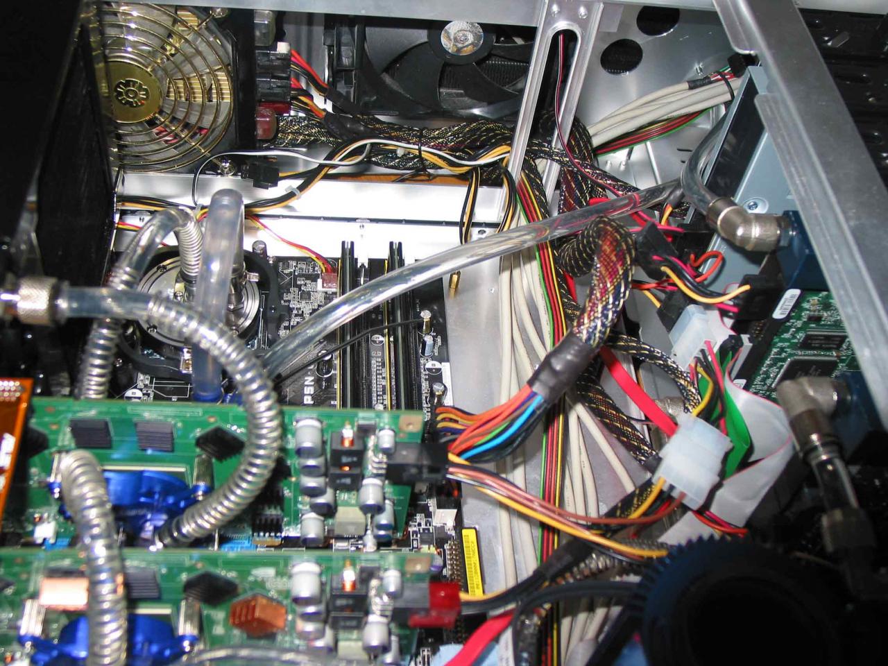 [01/05/2008] PC Games Hardware Extreme: Im Thread WaKü ***Bilderthread*** zeigen PCGHX-User auf aktuell 33 Seiten Bilder ihrer Wasserkühlungen. Zeigen Sie uns Ihre Wasserkühlung!