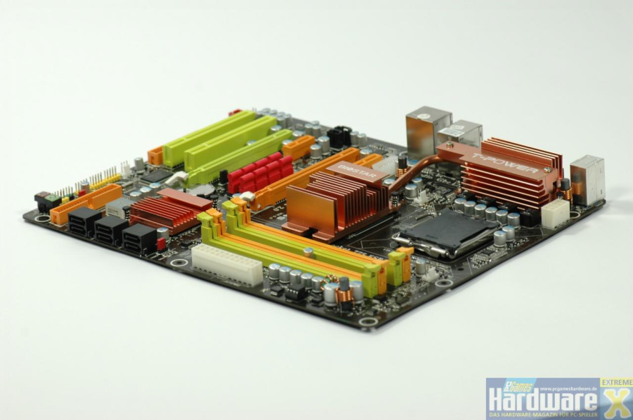 [27/05/2008] PC Games Hardware Extreme: Wir konnten heute einen ersten Blick auf die P45-Platine von Biostar, das Tpower I45, werfen. Im Thread [PCGH Extreme] Biostar Tpower I45 werden in Kürze BIOS-Screenshots und erste Overclocking-Ergenisse veröffentlicht.