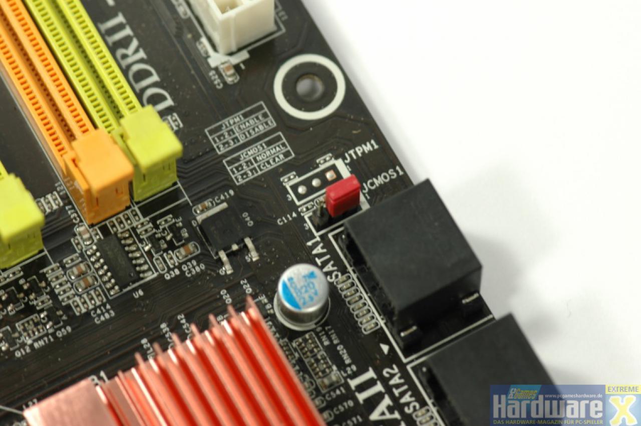 [27/05/2008] PC Games Hardware Extreme: Wir konnten heute einen ersten Blick auf die P45-Platine von Biostar, das Tpower I45, werfen. Im Thread [PCGH Extreme] Biostar Tpower I45 werden in Kürze BIOS-Screenshots und erste Overclocking-Ergenisse veröffentlicht.