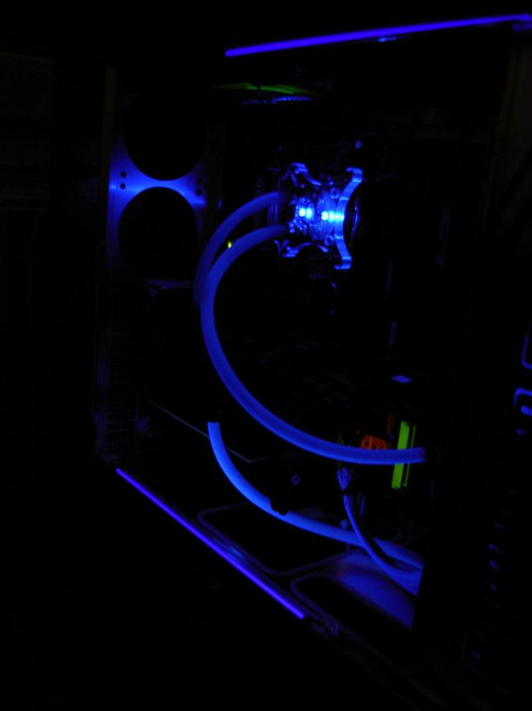[01/05/2008] PC Games Hardware Extreme: Im Thread WaKü ***Bilderthread*** zeigen PCGHX-User auf aktuell 33 Seiten Bilder ihrer Wasserkühlungen. Zeigen Sie uns Ihre Wasserkühlung!
