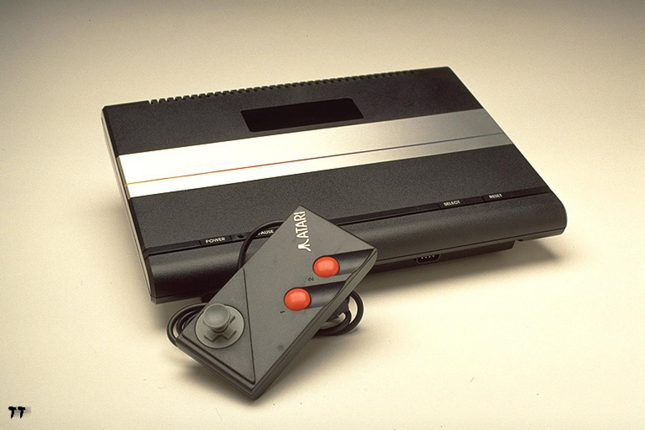 [20/05/2008] Mit dem 7800 bügelte Atari die Schwächen des 5200 aus - unter anderem den fürchterlichen Controller.