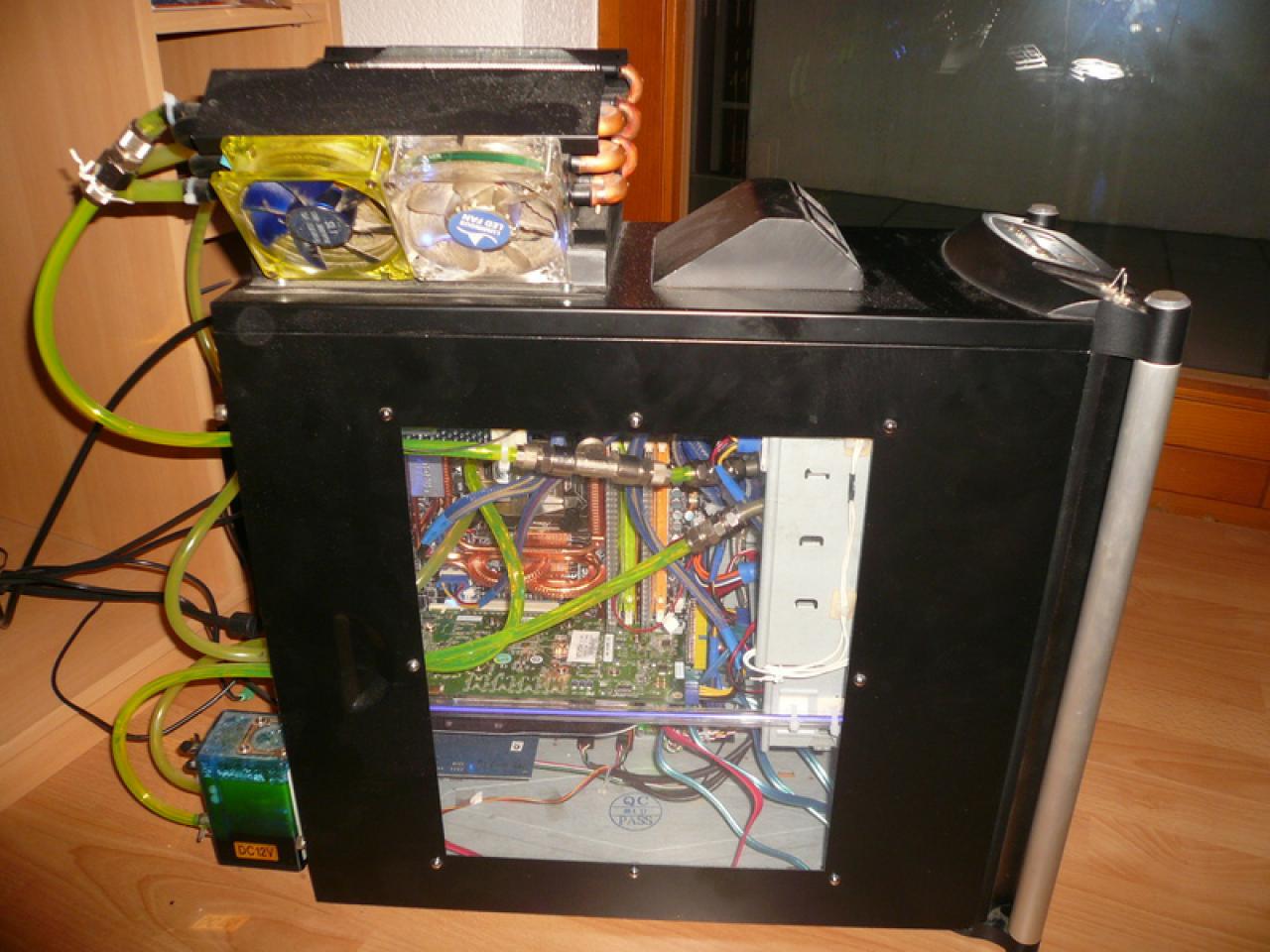 [01/05/2008] PC Games Hardware Extreme: Im Thread WaKü ***Bilderthread*** zeigen PCGHX-User auf aktuell 33 Seiten Bilder ihrer Wasserkühlungen. Zeigen Sie uns Ihre Wasserkühlung!