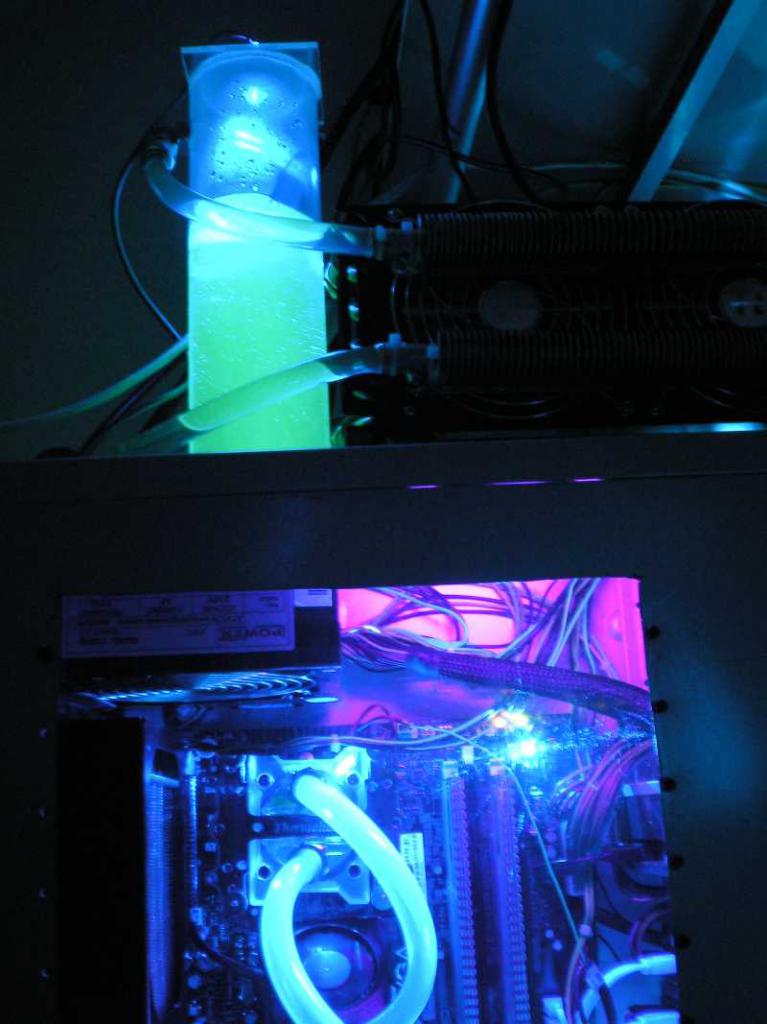 [01/05/2008] PC Games Hardware Extreme: Im Thread WaKü ***Bilderthread*** zeigen PCGHX-User auf aktuell 33 Seiten Bilder ihrer Wasserkühlungen. Zeigen Sie uns Ihre Wasserkühlung!