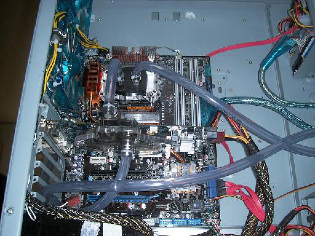 [01/05/2008] PC Games Hardware Extreme: Im Thread WaKü ***Bilderthread*** zeigen PCGHX-User auf aktuell 33 Seiten Bilder ihrer Wasserkühlungen. Zeigen Sie uns Ihre Wasserkühlung!