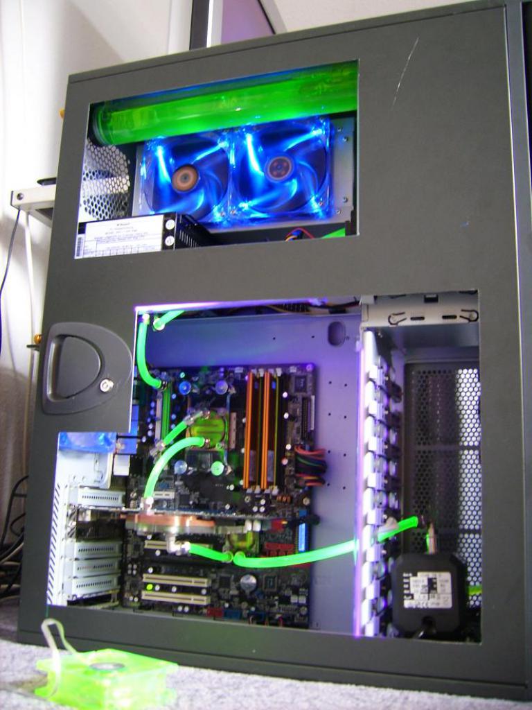 [01/05/2008] PC Games Hardware Extreme: Im Thread WaKü ***Bilderthread*** zeigen PCGHX-User auf aktuell 33 Seiten Bilder ihrer Wasserkühlungen. Zeigen Sie uns Ihre Wasserkühlung!