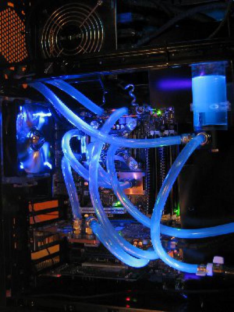 [01/05/2008] PC Games Hardware Extreme: Im Thread WaKü ***Bilderthread*** zeigen PCGHX-User auf aktuell 33 Seiten Bilder ihrer Wasserkühlungen. Zeigen Sie uns Ihre Wasserkühlung!