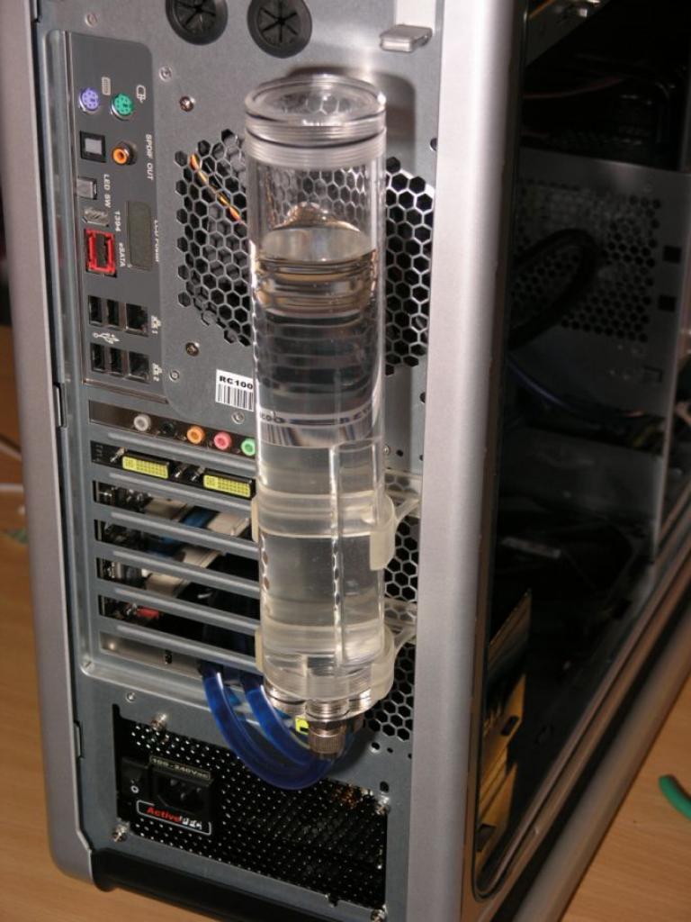 [01/05/2008] PC Games Hardware Extreme: Im Thread WaKü ***Bilderthread*** zeigen PCGHX-User auf aktuell 33 Seiten Bilder ihrer Wasserkühlungen. Zeigen Sie uns Ihre Wasserkühlung!